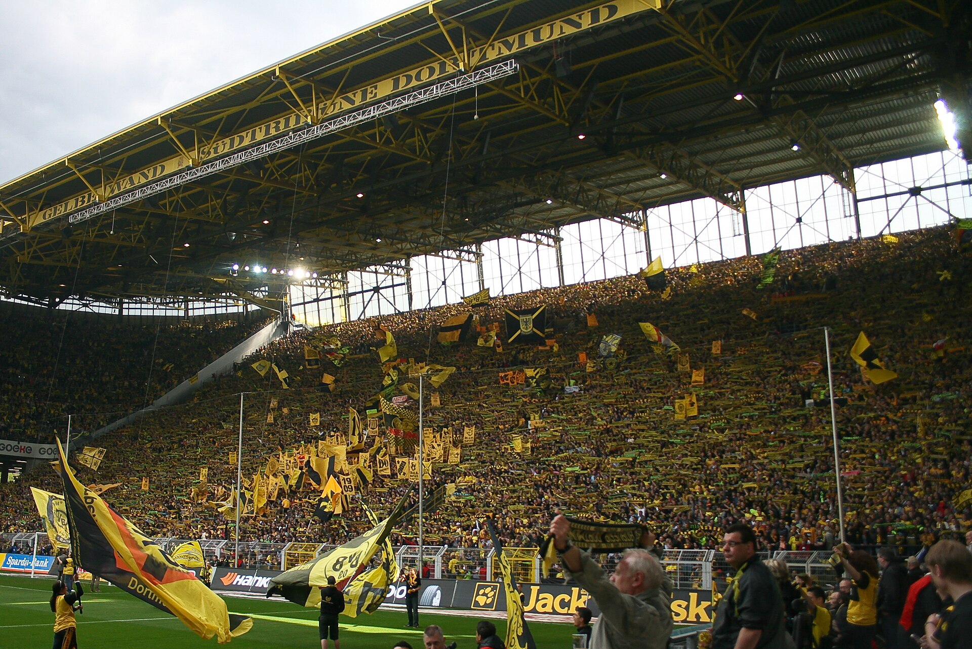 The Yellow Wall, Borussia Dortmund